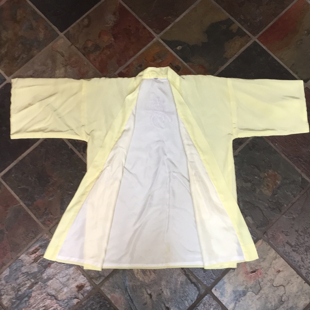 Vintage Short Yellow Robe. Made in Japan. - Picture 4 of 8